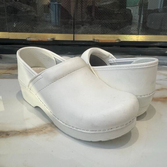 Dansko Professional White Leather Nursing Clogs Mules Slides Size 38 - Picture 1 of 9